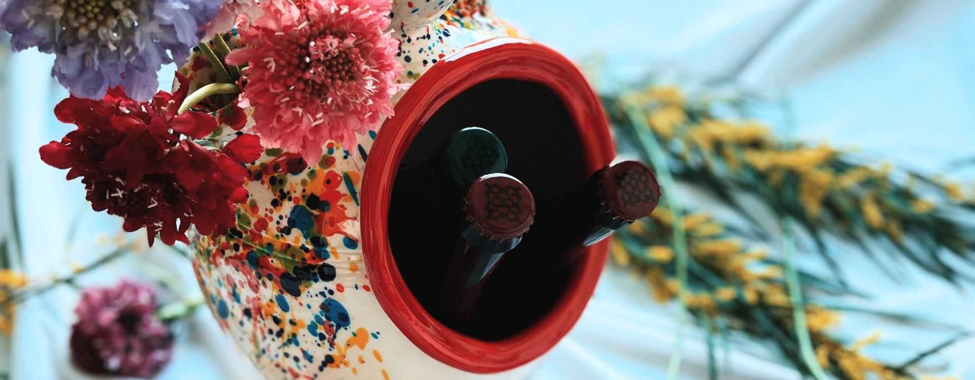 ¿Por qué se enfría el agua en un botijo? La magia (y la ciencia) de la cerámica