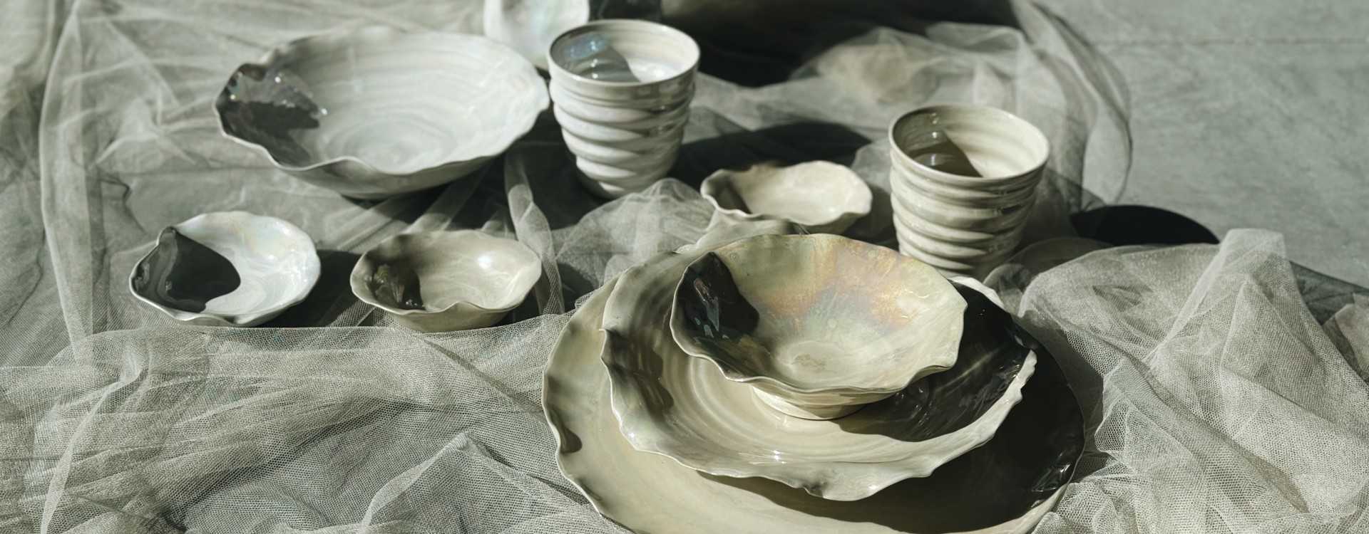 Guía técnica: diferencias entre semi-gres y loza (durabilidad y lavavajillas)