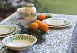 El arte de vestir la mesa: combinando artesanía y antigüedades en la vajilla