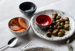 Ideas para combinar vajillas de colores: Consejos y trucos para una mesa perfecta
