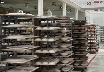 Desde dentro del taller de Ivanros: el viaje artesanal del torno al horno